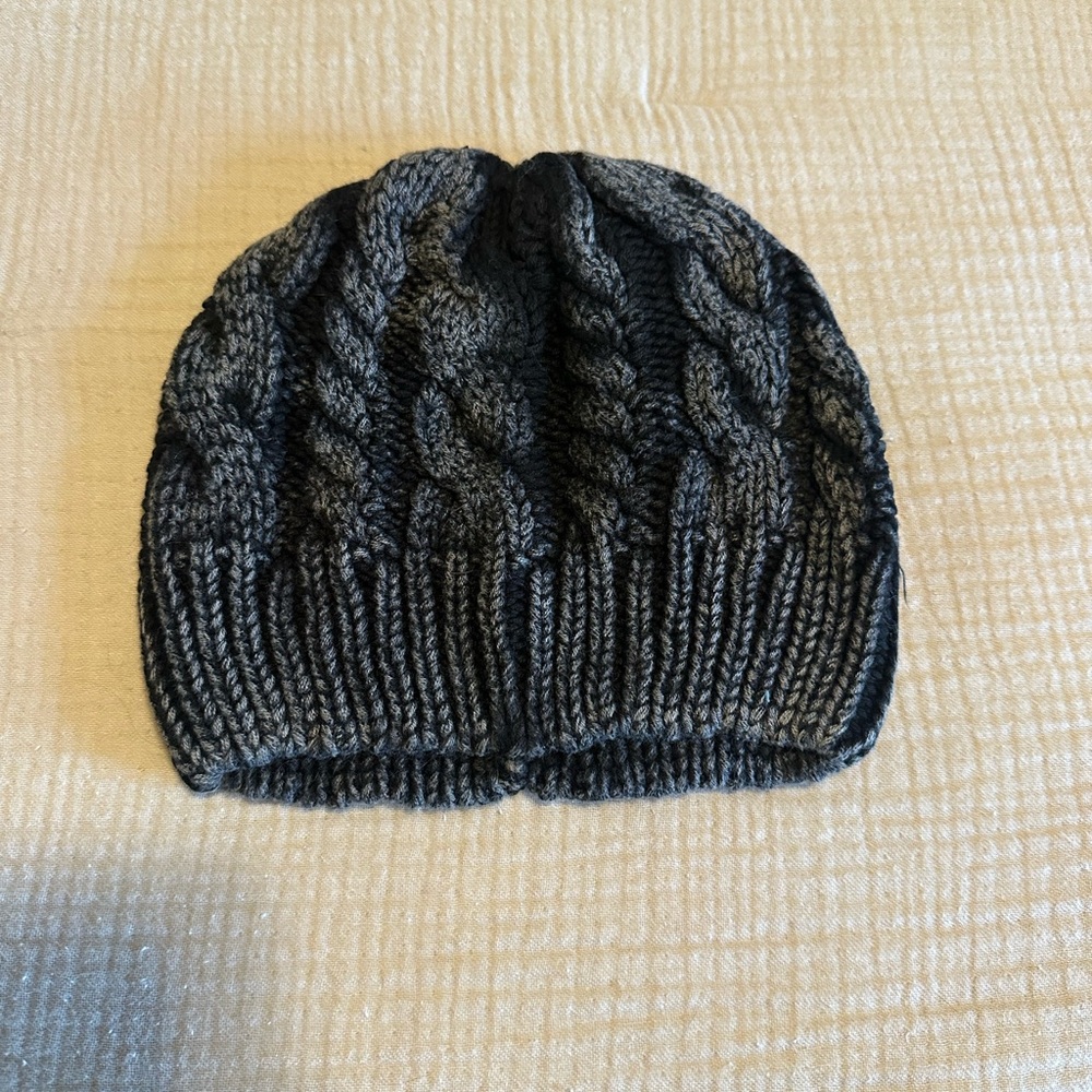 NWOT Urban Outfitters Black Cable Knit Beanie